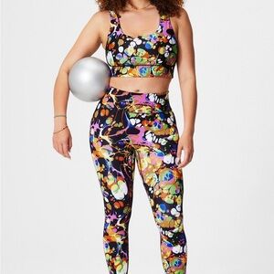 Fabletics Motion 365 High Waisted Leggings plus sports bra.